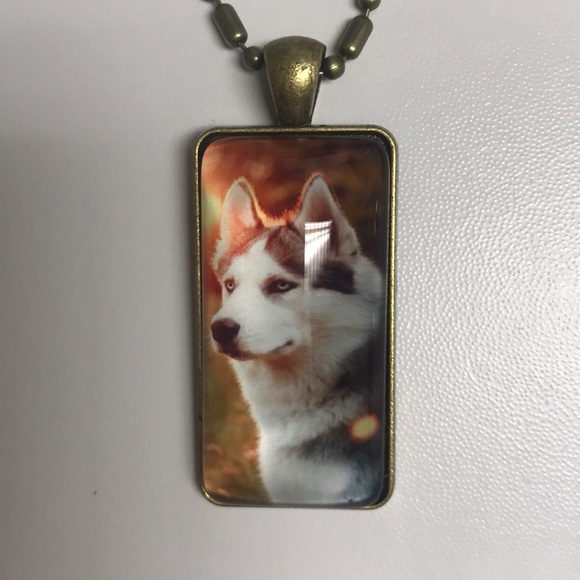 DOG MEDALLION NECKLACE - Picture 2 of 3